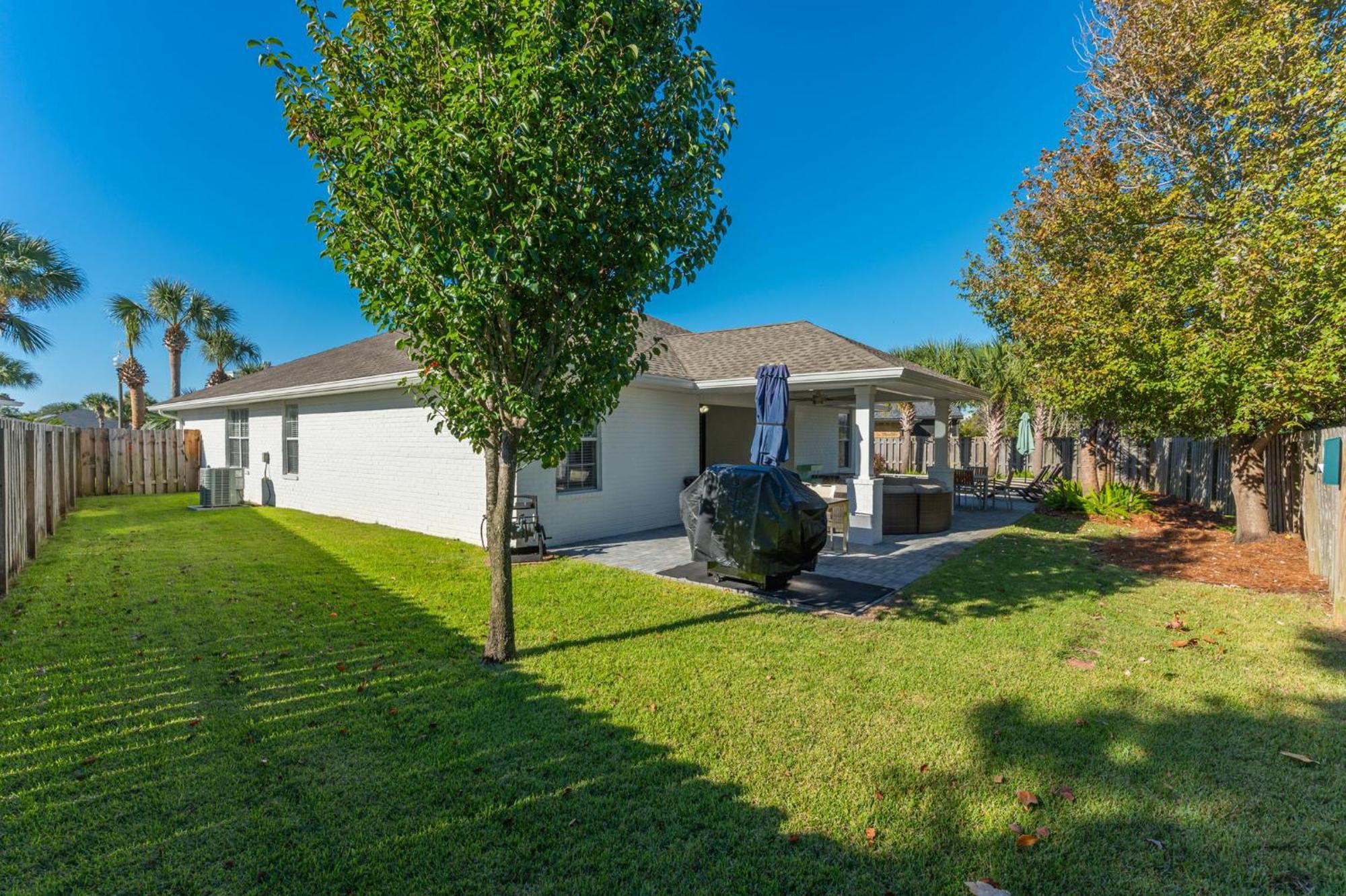 Beautiful Pet Friendly Home! New Tropical Pool, Opt Golf Cart And Pool Heat, Minutes To Beach Destin Exterior foto
